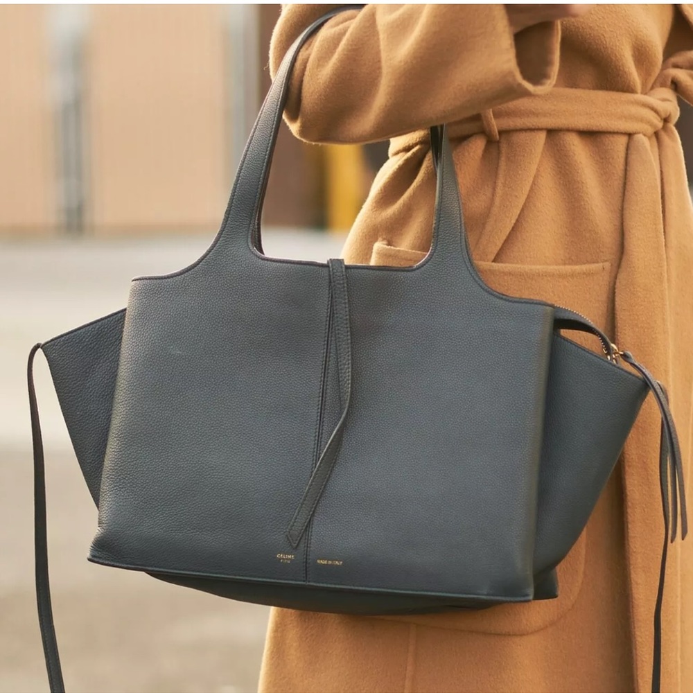 🍒authentic Celine $3100 trifold bag dark sea